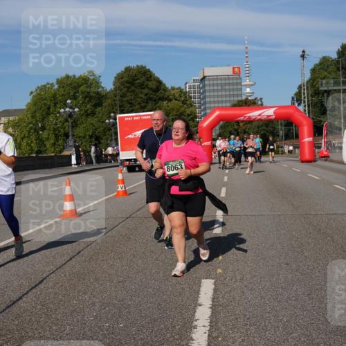 07.09.2025 - BARMER Alsterlauf Yannick Fuchs http://msf.ph/oto/8828486 07.09.2025 10:14:25 Laufen 6055, 8063, 399 meine-sportfotos.de