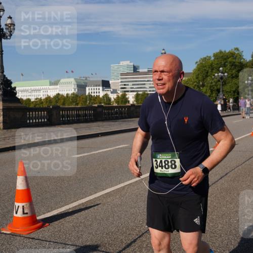 07.09.2025 - BARMER Alsterlauf Yannick Fuchs http://msf.ph/oto/8828492 07.09.2025 10:14:27 Laufen 36, 3488 meine-sportfotos.de