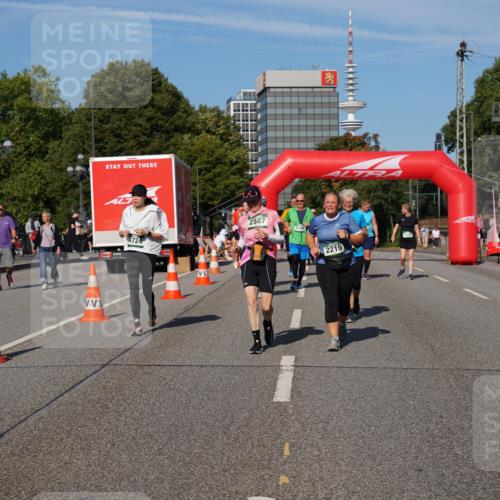 07.09.2025 - BARMER Alsterlauf Yannick Fuchs http://msf.ph/oto/8828500 07.09.2025 10:14:32 Laufen 4724, 2587, 4394, 2219 meine-sportfotos.de