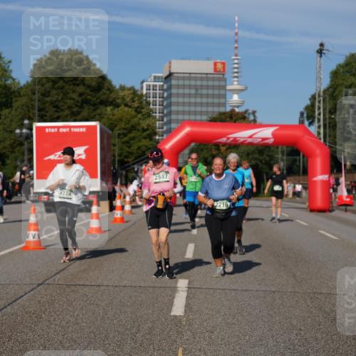 07.09.2025 - BARMER Alsterlauf Yannick Fuchs http://msf.ph/oto/8828501 07.09.2025 10:14:32 Laufen 4724, 2587, 2219 meine-sportfotos.de