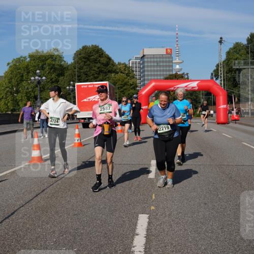 07.09.2025 - BARMER Alsterlauf Yannick Fuchs http://msf.ph/oto/8828508 07.09.2025 10:14:34 Laufen 4724, 2587, 48691, 2219 meine-sportfotos.de