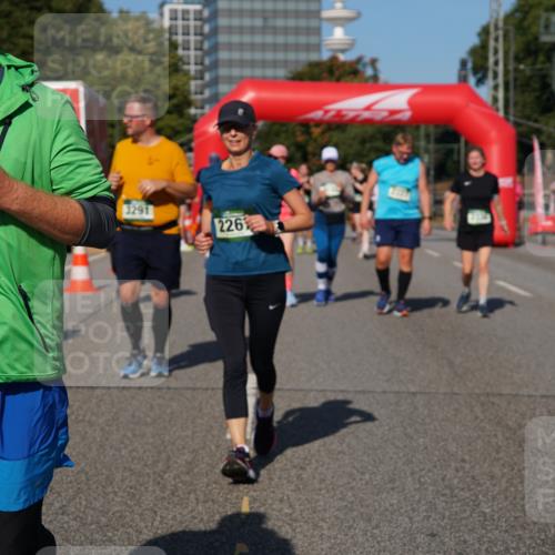 07.09.2025 - BARMER Alsterlauf Yannick Fuchs http://msf.ph/oto/8828528 07.09.2025 10:14:40 Laufen 36, 4394, 3291, 226 meine-sportfotos.de