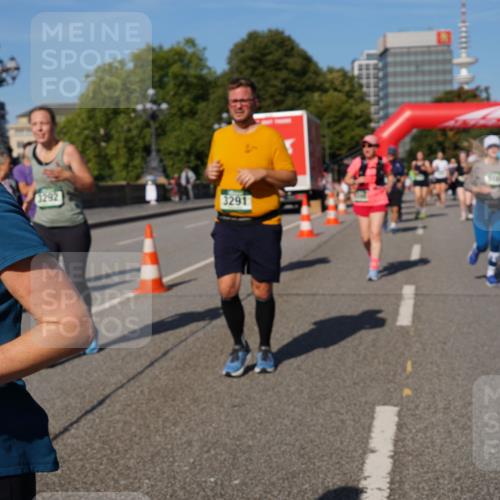 07.09.2025 - BARMER Alsterlauf Yannick Fuchs http://msf.ph/oto/8828533 07.09.2025 10:14:42 Laufen 3292, 3291 meine-sportfotos.de