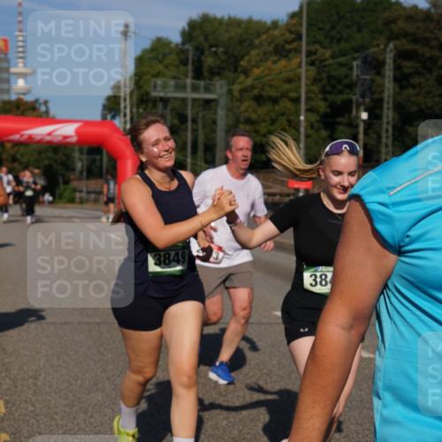 07.09.2025 - BARMER Alsterlauf Yannick Fuchs http://msf.ph/oto/8828552 07.09.2025 10:14:50 Laufen 57, 3849, 38, 36, 233 meine-sportfotos.de