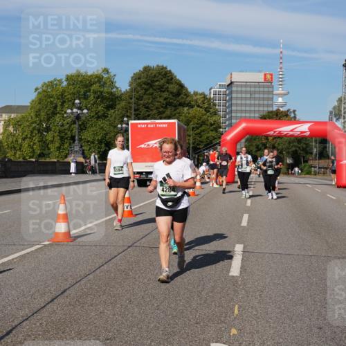07.09.2025 - BARMER Alsterlauf Yannick Fuchs http://msf.ph/oto/8828579 07.09.2025 10:14:55 Laufen 5594, 4284 meine-sportfotos.de