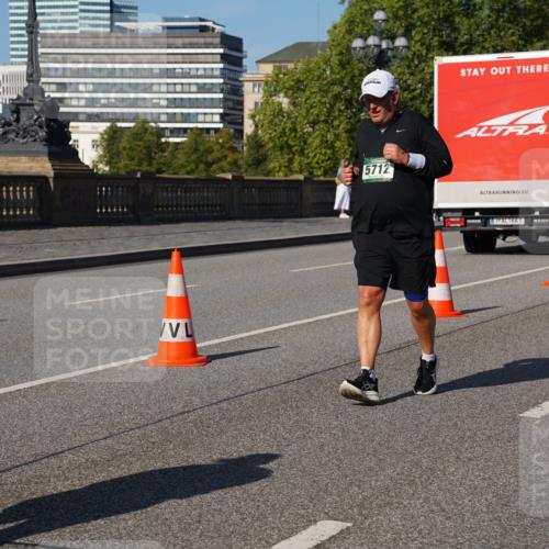 07.09.2025 - BARMER Alsterlauf Yannick Fuchs http://msf.ph/oto/8828621 07.09.2025 10:15:10 Laufen 5712 meine-sportfotos.de