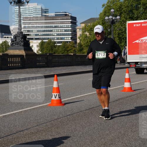 07.09.2025 - BARMER Alsterlauf Yannick Fuchs http://msf.ph/oto/8828623 07.09.2025 10:15:10 Laufen 5712 meine-sportfotos.de