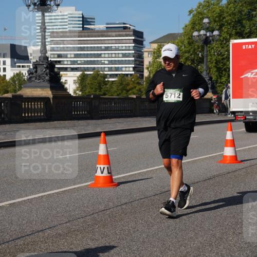 07.09.2025 - BARMER Alsterlauf Yannick Fuchs http://msf.ph/oto/8828624 07.09.2025 10:15:10 Laufen 5712 meine-sportfotos.de