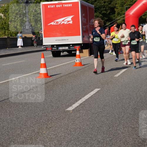 07.09.2025 - BARMER Alsterlauf Yannick Fuchs http://msf.ph/oto/8828646 07.09.2025 10:15:19 Laufen 5503, 3581, 3643, 3566, 3866 meine-sportfotos.de