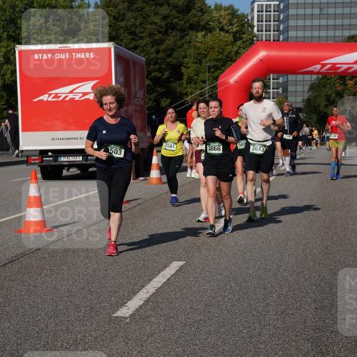 07.09.2025 - BARMER Alsterlauf Yannick Fuchs http://msf.ph/oto/8828649 07.09.2025 10:15:21 Laufen 3581, 3866, 503, 569, 3643 meine-sportfotos.de