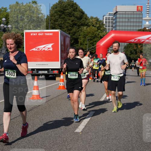 07.09.2025 - BARMER Alsterlauf Yannick Fuchs http://msf.ph/oto/8828651 07.09.2025 10:15:22 Laufen 5503, 3866, 566, 5698, 3643 meine-sportfotos.de