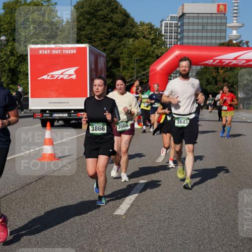 07.09.2025 - BARMER Alsterlauf Yannick Fuchs http://msf.ph/oto/8828653 07.09.2025 10:15:22 Laufen 5503, 3866, 3566, 3643, 0 meine-sportfotos.de