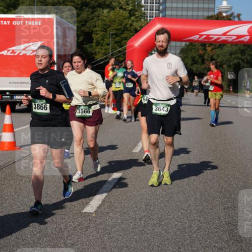 07.09.2025 - BARMER Alsterlauf Yannick Fuchs http://msf.ph/oto/8828655 07.09.2025 10:15:23 Laufen 3866, 3566, 4319, 49975, 56, 3643 meine-sportfotos.de
