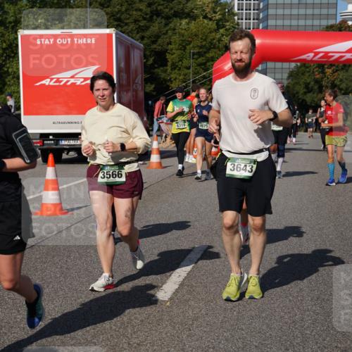 07.09.2025 - BARMER Alsterlauf Yannick Fuchs http://msf.ph/oto/8828657 07.09.2025 10:15:23 Laufen 3866, 3566, 6319, 4975, 3643, 2980 meine-sportfotos.de