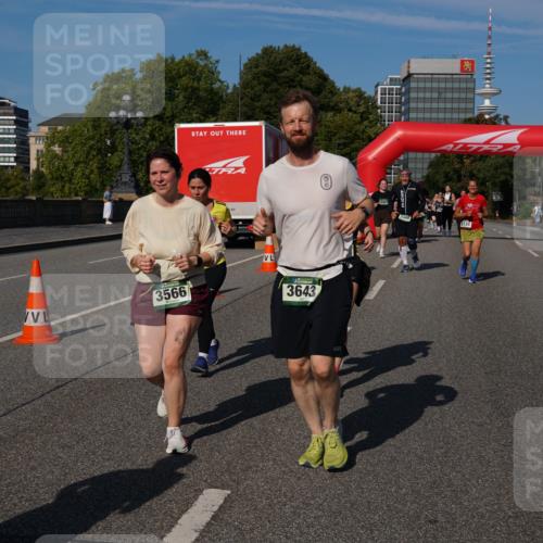 07.09.2025 - BARMER Alsterlauf Yannick Fuchs http://msf.ph/oto/8828663 07.09.2025 10:15:25 Laufen 6666666, 3566, 3643, 5138 meine-sportfotos.de