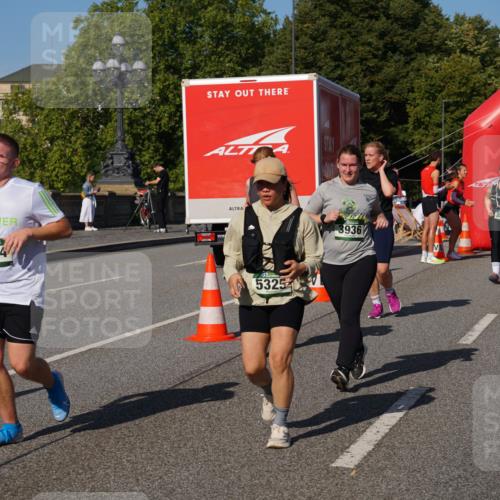 07.09.2025 - BARMER Alsterlauf Yannick Fuchs http://msf.ph/oto/8828686 07.09.2025 10:15:33 Laufen 6044, 5325, 3936 meine-sportfotos.de