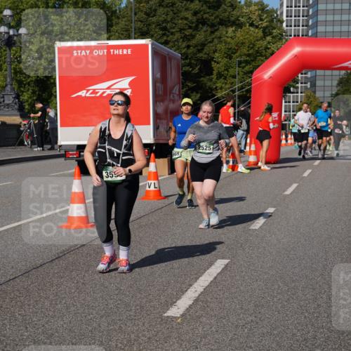 07.09.2025 - BARMER Alsterlauf Yannick Fuchs http://msf.ph/oto/8828703 07.09.2025 10:15:38 Laufen 3592, 969, 2525, 3784 meine-sportfotos.de