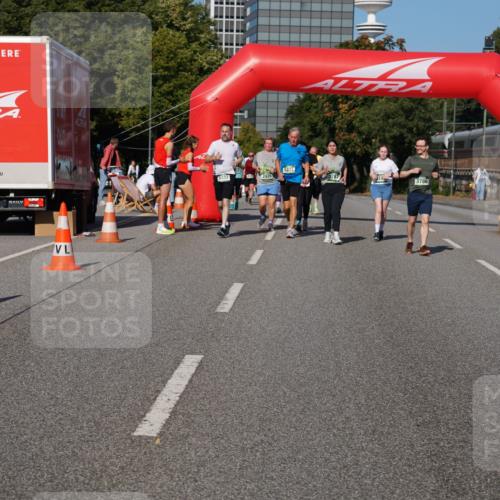 07.09.2025 - BARMER Alsterlauf Yannick Fuchs http://msf.ph/oto/8828715 07.09.2025 10:15:42 Laufen 5331, 5332, 2928, 3786 meine-sportfotos.de