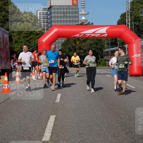 07.09.2025 - BARMER Alsterlauf Yannick Fuchs http://msf.ph/oto/8828716 07.09.2025 10:15:46 Laufen 1, 5331, 2928, 3787, 5332, 2983, 145, 3786 meine-sportfotos.de