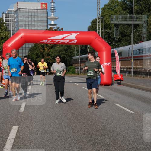 07.09.2025 - BARMER Alsterlauf Yannick Fuchs http://msf.ph/oto/8828718 07.09.2025 10:15:46 Laufen 5332, 29, 5331, 3787, 3786, 2983 meine-sportfotos.de
