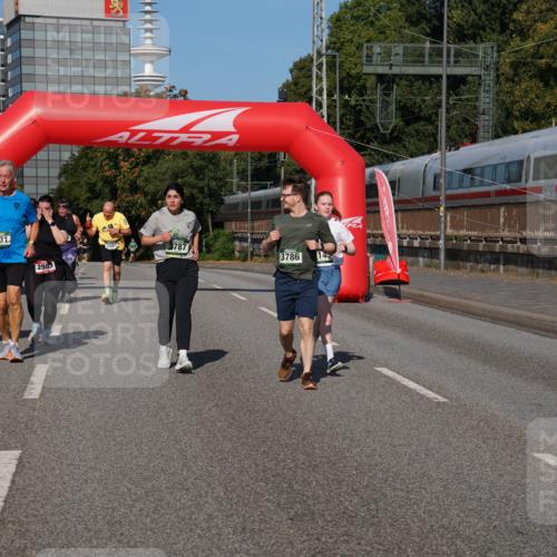 07.09.2025 - BARMER Alsterlauf Yannick Fuchs http://msf.ph/oto/8828719 07.09.2025 10:15:47 Laufen 5332, 292, 5331, 3787, 3786, 149, 2983 meine-sportfotos.de
