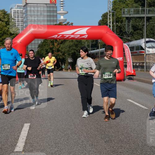 07.09.2025 - BARMER Alsterlauf Yannick Fuchs http://msf.ph/oto/8828725 07.09.2025 10:15:48 Laufen 5332, 5331, 5256, 2983, 37, 3786, 4145 meine-sportfotos.de