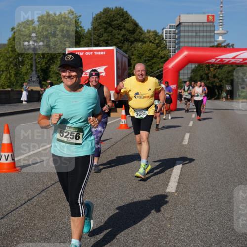 07.09.2025 - BARMER Alsterlauf Yannick Fuchs http://msf.ph/oto/8828747 07.09.2025 10:15:55 Laufen 5256, 672, 2685 meine-sportfotos.de