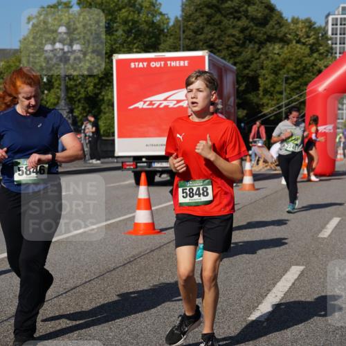 07.09.2025 - BARMER Alsterlauf Yannick Fuchs http://msf.ph/oto/8828878 07.09.2025 10:16:47 Laufen 5846, 5848 meine-sportfotos.de