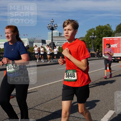07.09.2025 - BARMER Alsterlauf Yannick Fuchs http://msf.ph/oto/8828885 07.09.2025 10:16:49 Laufen 5846, 5848, 2090 meine-sportfotos.de