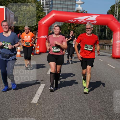 07.09.2025 - BARMER Alsterlauf Yannick Fuchs http://msf.ph/oto/8828903 07.09.2025 10:16:56 Laufen 3189, 309, 5623, 4003, 5625 meine-sportfotos.de