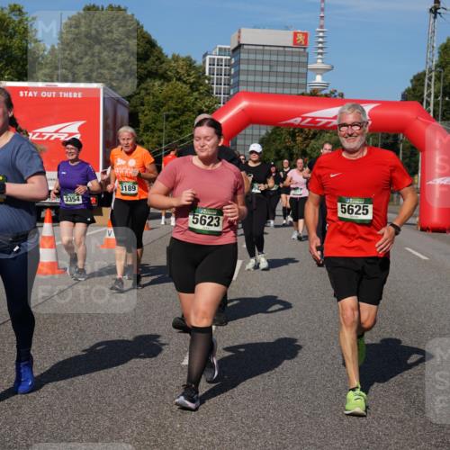 07.09.2025 - BARMER Alsterlauf Yannick Fuchs http://msf.ph/oto/8828908 07.09.2025 10:16:57 Laufen 3354, 3189, 5623, 3887, 5625 meine-sportfotos.de