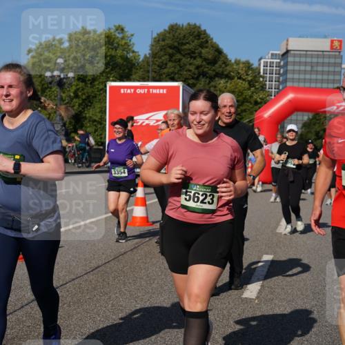 07.09.2025 - BARMER Alsterlauf Yannick Fuchs http://msf.ph/oto/8828914 07.09.2025 10:16:58 Laufen 3354, 5623, 994, 136, 5625 meine-sportfotos.de