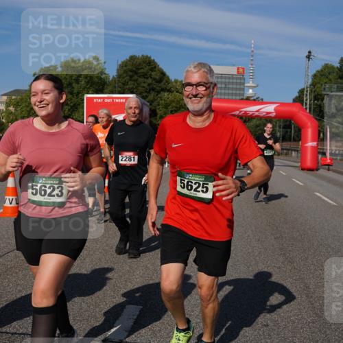 07.09.2025 - BARMER Alsterlauf Yannick Fuchs http://msf.ph/oto/8828915 07.09.2025 10:16:59 Laufen 36, 5623, 2281, 136, 5625, 4003 meine-sportfotos.de