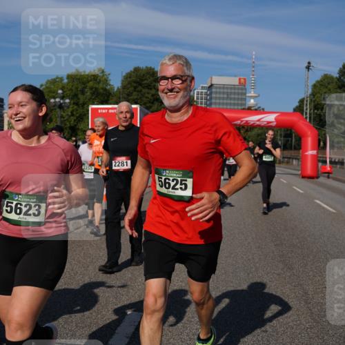 07.09.2025 - BARMER Alsterlauf Yannick Fuchs http://msf.ph/oto/8828916 07.09.2025 10:16:59 Laufen 1836, 5623, 3355, 2281, 36, 5625, 4003 meine-sportfotos.de
