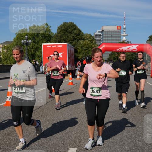 07.09.2025 - BARMER Alsterlauf Yannick Fuchs http://msf.ph/oto/8828937 07.09.2025 10:17:05 Laufen 4498, 2115, 10, 3547, 3887, 3779, 4316 meine-sportfotos.de