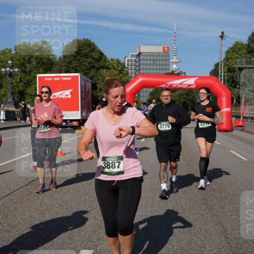 07.09.2025 - BARMER Alsterlauf Yannick Fuchs http://msf.ph/oto/8828940 07.09.2025 10:17:06 Laufen 2115, 3547, 3887, 60, 3779, 4316 meine-sportfotos.de