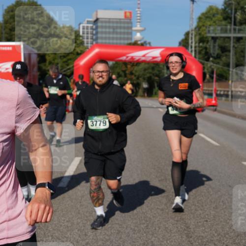 07.09.2025 - BARMER Alsterlauf Yannick Fuchs http://msf.ph/oto/8828943 07.09.2025 10:17:06 Laufen 136, 3, 887, 3779 meine-sportfotos.de