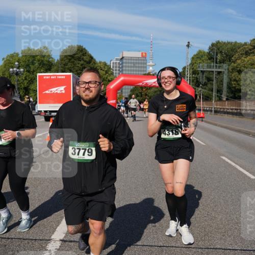 07.09.2025 - BARMER Alsterlauf Yannick Fuchs http://msf.ph/oto/8828947 07.09.2025 10:17:08 Laufen 3227, 37, 16, 3779, 4316 meine-sportfotos.de