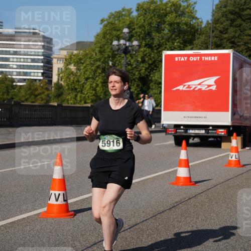 07.09.2025 - BARMER Alsterlauf Yannick Fuchs http://msf.ph/oto/8828958 07.09.2025 10:17:11 Laufen 5916 meine-sportfotos.de