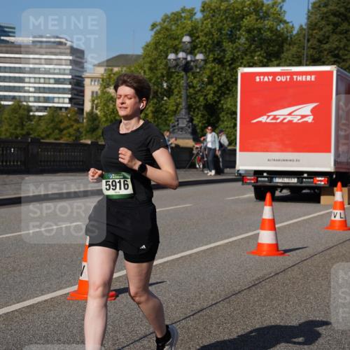 07.09.2025 - BARMER Alsterlauf Yannick Fuchs http://msf.ph/oto/8828960 07.09.2025 10:17:11 Laufen 5916 meine-sportfotos.de