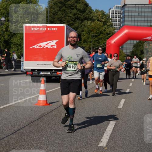 07.09.2025 - BARMER Alsterlauf Yannick Fuchs http://msf.ph/oto/8828967 07.09.2025 10:17:15 Laufen 5019, 10, 522, 4234 meine-sportfotos.de