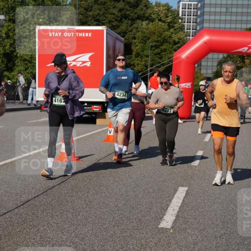 07.09.2025 - BARMER Alsterlauf Yannick Fuchs http://msf.ph/oto/8828973 07.09.2025 10:17:17 Laufen 4167, 4234 meine-sportfotos.de