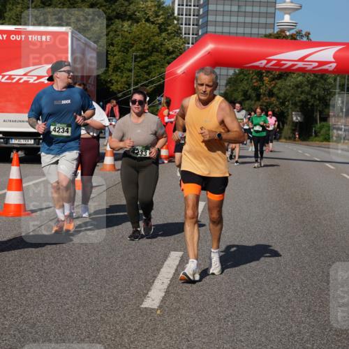 07.09.2025 - BARMER Alsterlauf Yannick Fuchs http://msf.ph/oto/8828978 07.09.2025 10:17:17 Laufen 416, 4234, 233 meine-sportfotos.de