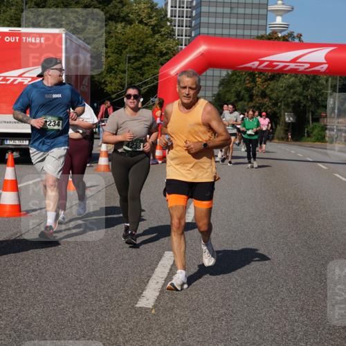 07.09.2025 - BARMER Alsterlauf Yannick Fuchs http://msf.ph/oto/8828979 07.09.2025 10:17:17 Laufen 234, 16 meine-sportfotos.de