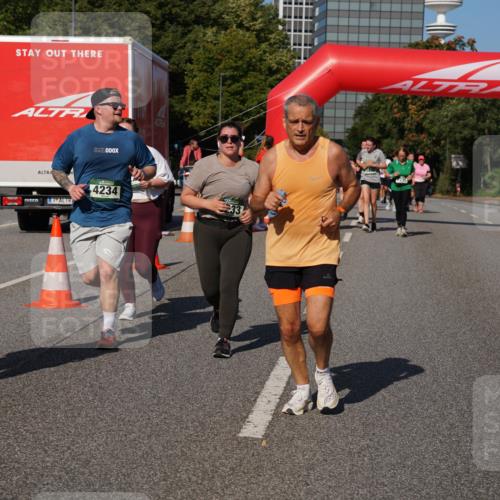 07.09.2025 - BARMER Alsterlauf Yannick Fuchs http://msf.ph/oto/8828980 07.09.2025 10:17:18 Laufen 4167, 4234 meine-sportfotos.de
