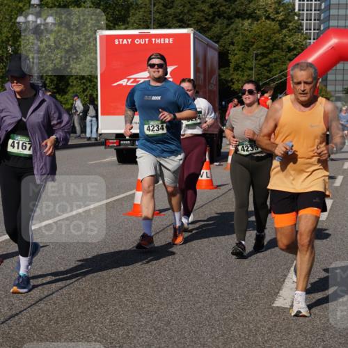 07.09.2025 - BARMER Alsterlauf Yannick Fuchs http://msf.ph/oto/8828981 07.09.2025 10:17:18 Laufen 4167, 4234, 4233 meine-sportfotos.de