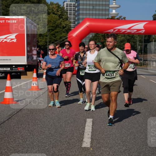 07.09.2025 - BARMER Alsterlauf Yannick Fuchs http://msf.ph/oto/8829005 07.09.2025 10:17:33 Laufen 735, 302, 357, 3070, 4437 meine-sportfotos.de