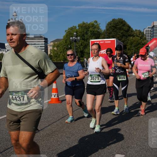 07.09.2025 - BARMER Alsterlauf Yannick Fuchs http://msf.ph/oto/8829010 07.09.2025 10:17:36 Laufen 13, 4437, 3183, 3571, 3026, 3070 meine-sportfotos.de