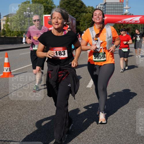 07.09.2025 - BARMER Alsterlauf Yannick Fuchs http://msf.ph/oto/8829023 07.09.2025 10:17:40 Laufen 218, 36, 183, 5959, 2727 meine-sportfotos.de