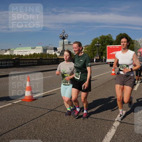 07.09.2025 - BARMER Alsterlauf Yannick Fuchs http://msf.ph/oto/8829037 07.09.2025 10:17:45 Laufen 10, 5489, 190, 30, 396, 4563, 4448 meine-sportfotos.de